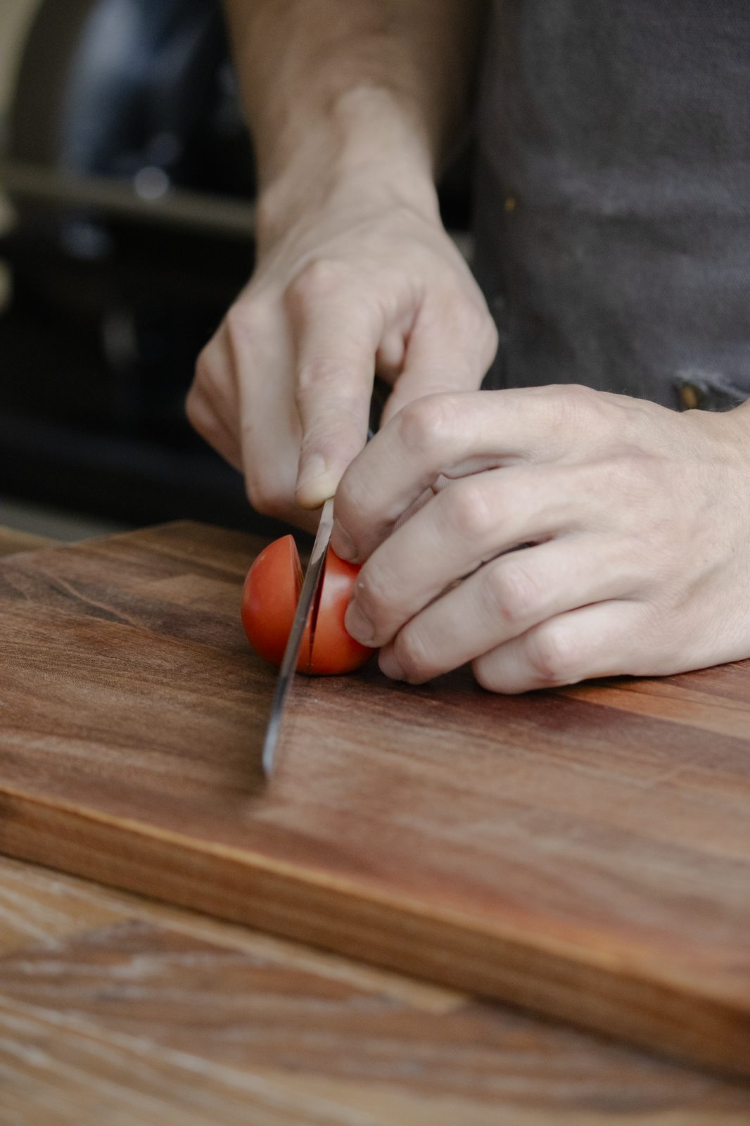 Couteaux de collection sur bois